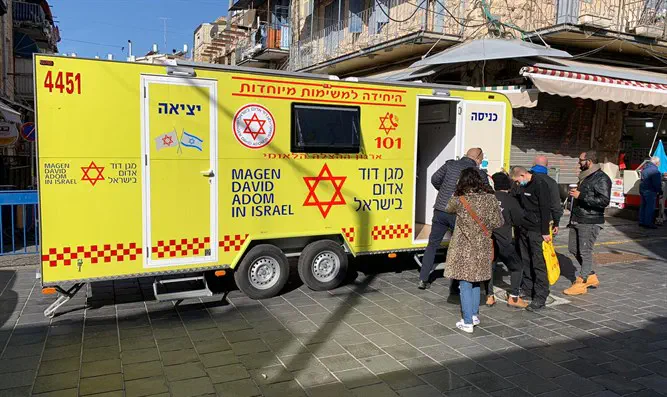 צילום: רון ירקוני יחסי ציבור На рынке Махане Иегуда заработает первый вакциномобиль