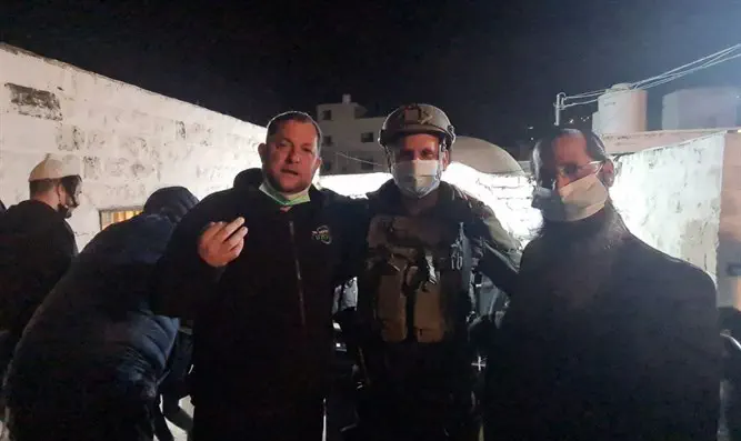 Thousands at Joseph's Tomb in Passover visit