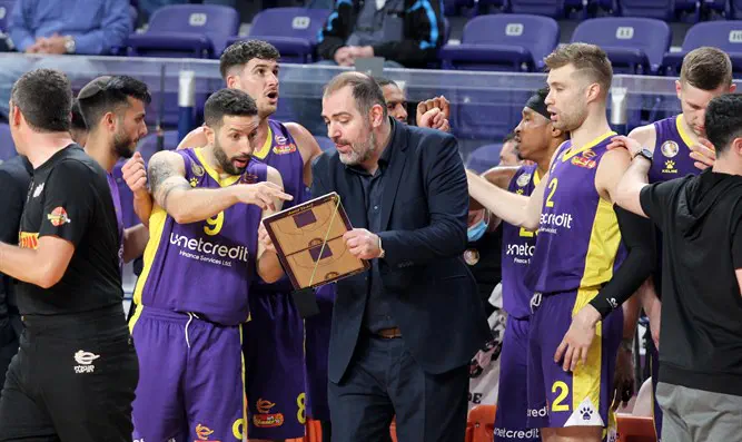 7 בום: הפועל חולון לא עוצרת