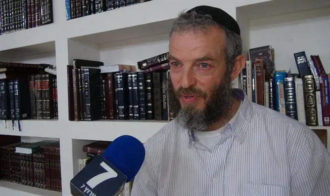 בראשון: הרופא של גוש קטיף פותח הכל