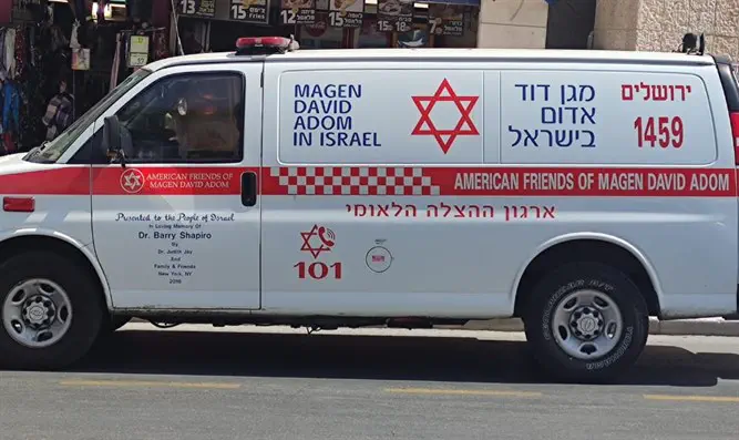 Arutz Sheva Jew walking to synagogue is stabbed - in central Israel