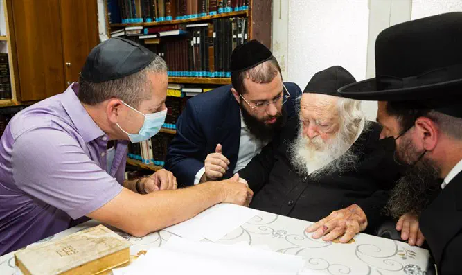 הרב קנייבסקי: לקחת את החיסון השלישי