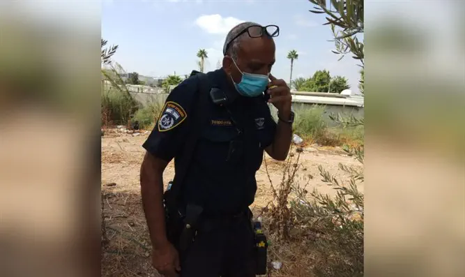 צילום: אחיה צוברה השוטר סייע והתפילין הגנובות הושבו לבעליהן