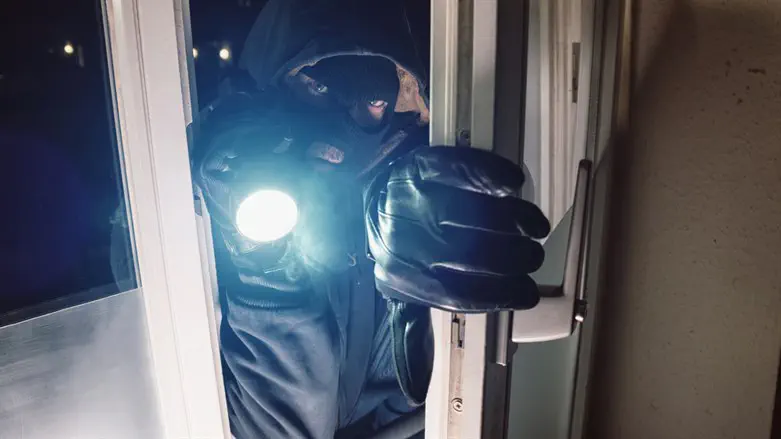 Wave of break-ins alarms residents in Jerusalem neighborhoods