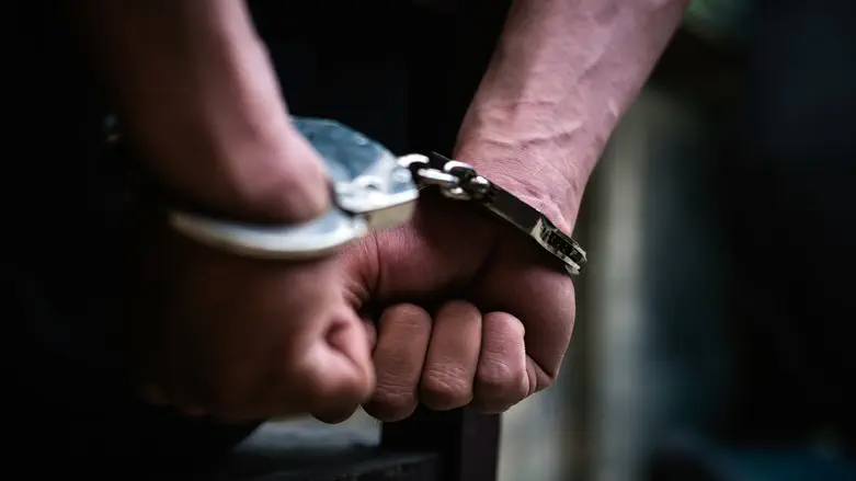 Three Arab-Israelis indicted for massive weapons theft from IDF