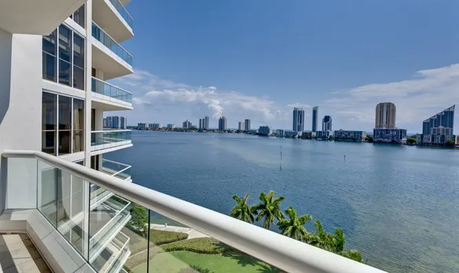 צילום: Deposit Photos Skyway.com is pioneering the coastal condo insurance industry