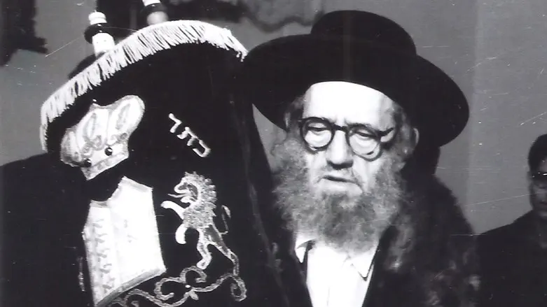 The 7th night of Pesach with Rabbi Charlap (1882-1951)