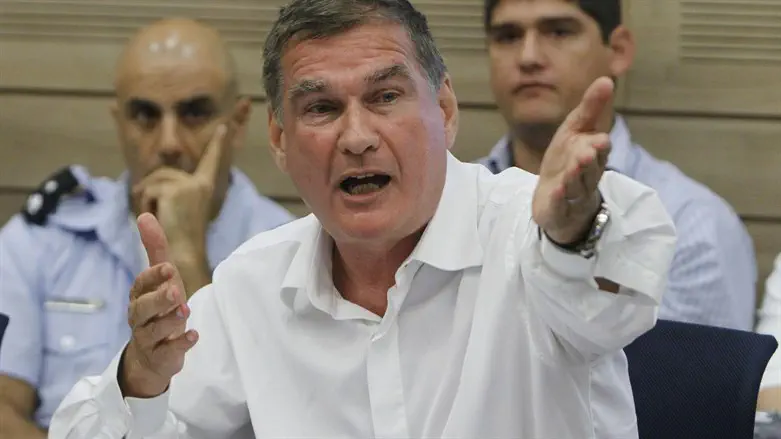 «Решения проблемы - только одно: уход Нетаньяху из политики»