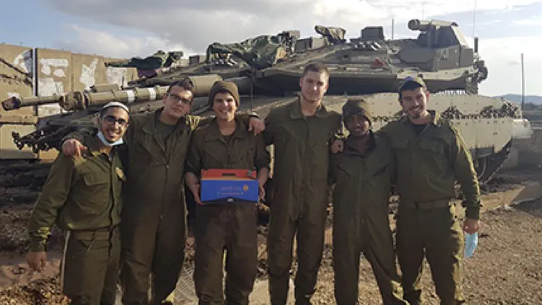 Join global movement to bring Hanukkah to IDF soldiers