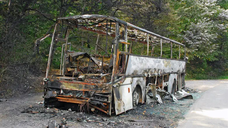 ISTOCK Givati soldiers escape moments before bus erupts in flames