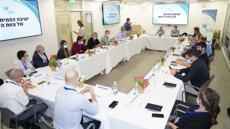 ישיבה ראשונה בצוות לקיצור התורנויות