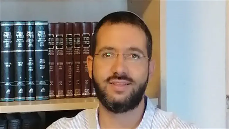 לחשוף ולגלות          