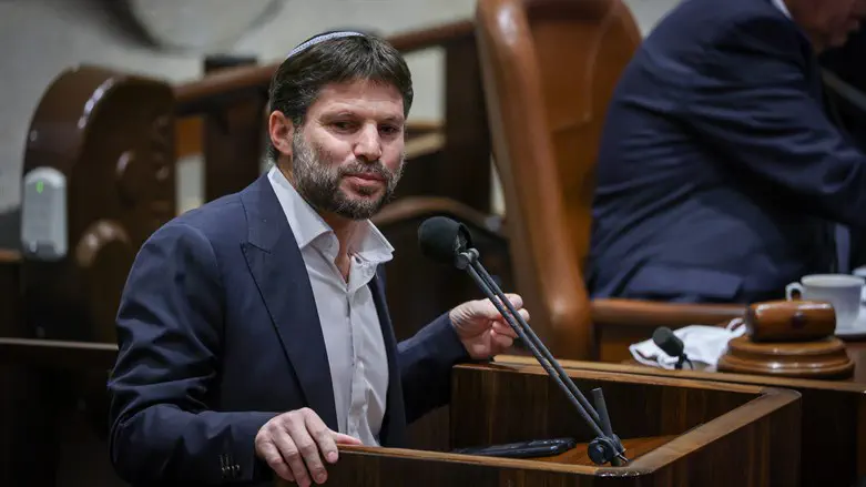 עובדים קשה על הקמת ממשלה חלופית