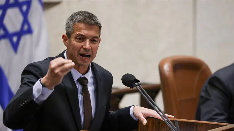 השר יועז הנדל מאיים על דואר ישראל 