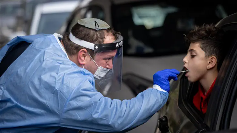 הנגיף מהונדס? "גם אצלי יש תהיות"