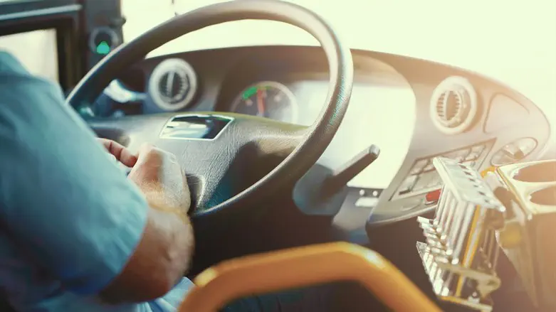 הנהג נסע עם התינוקת, האם נותרה בתחנה