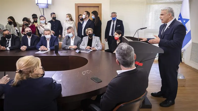 לפיד "ברח" למאבטחים ונסע לבדו לכנסת