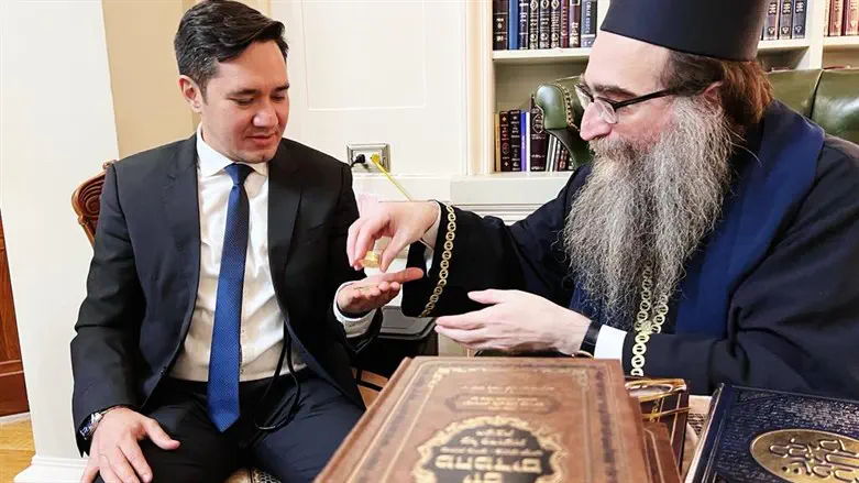 הביקור הדיפלומטי והמטבע של הרב פינטו