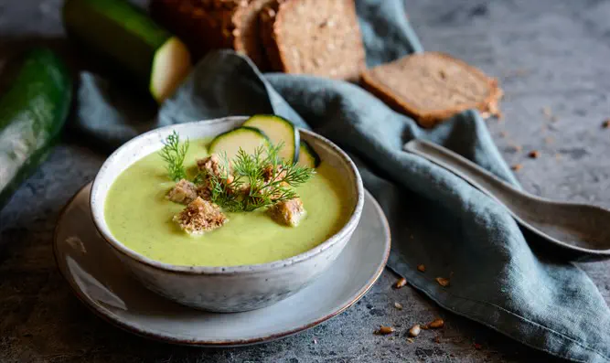 Рецепт 7 канала: крем-суп из кабачков и укропа