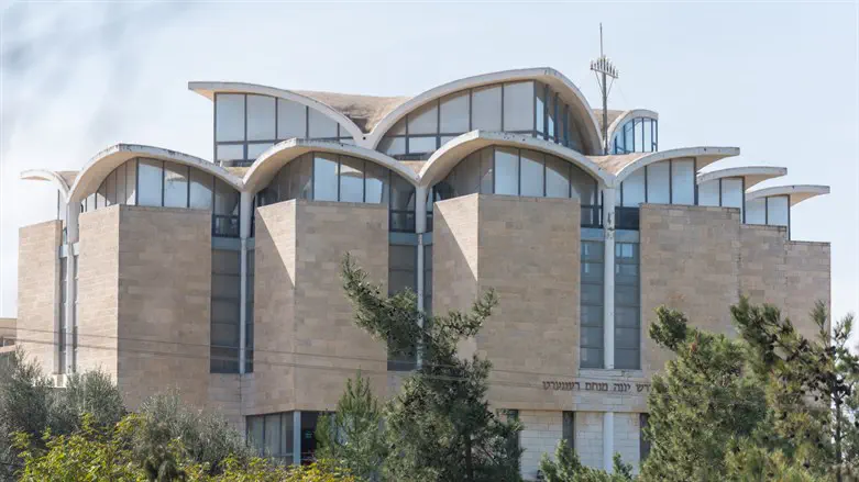 ישיבת עתניאל בביצוע חדש ל'יעלה תחנוננו'