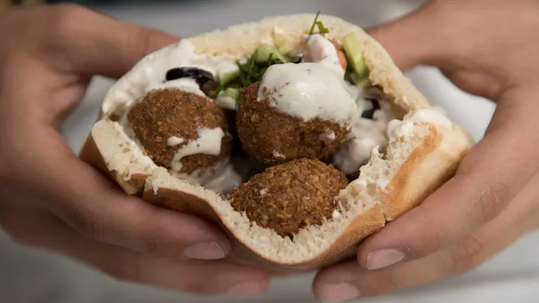 חזרו מחופשה לאשפוז | הרכיב ה”סודי” בפלאפל המצרי שסיכן ילדים ישראלים