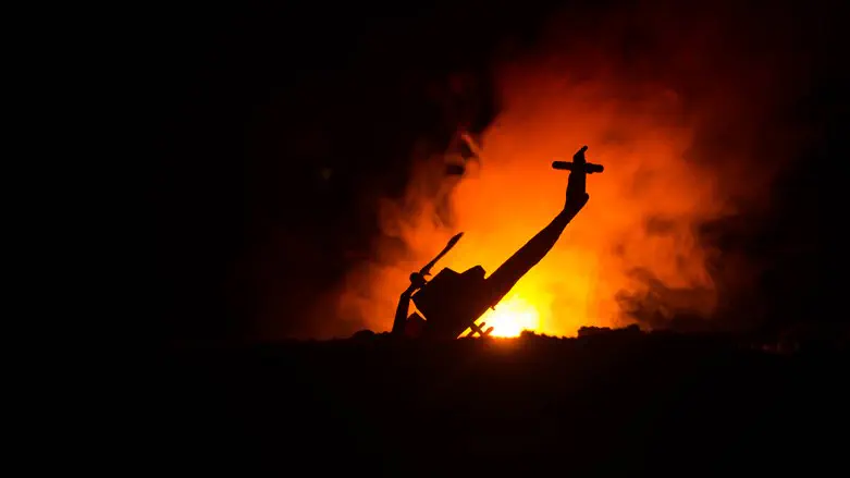 Российский вертолёт сбит в воздухе украинским дроном. Видео