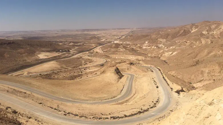 צה"ל יפתח שטחי אימונים ואת ציר 10