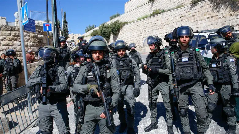 Shalev Shalom/TPS Violent clashes at funeral of Al Jazeera reporter in Jerusalem