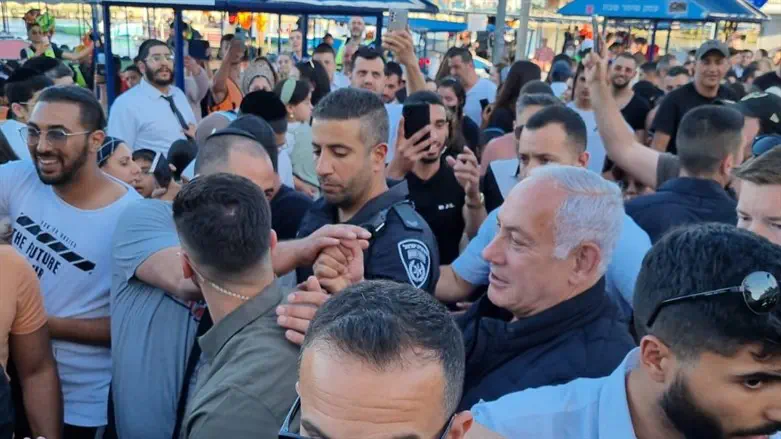 כולם רוצים סלפי      