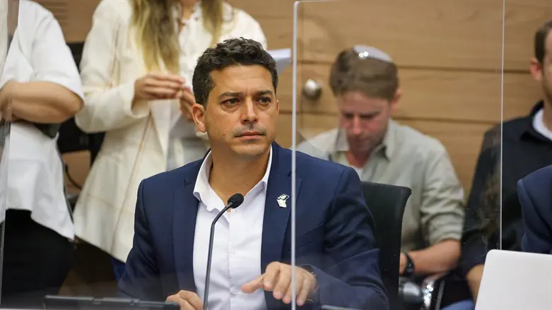 צילום: דוברות הכנסת - נועם מושקוביץ כהנא מציית לבנט בלי שיקול דעת