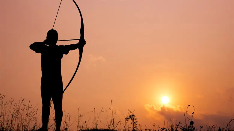צילום: ISTOCK ילד בן עשר שיחק בחץ וקשת ונזקק לניתוח