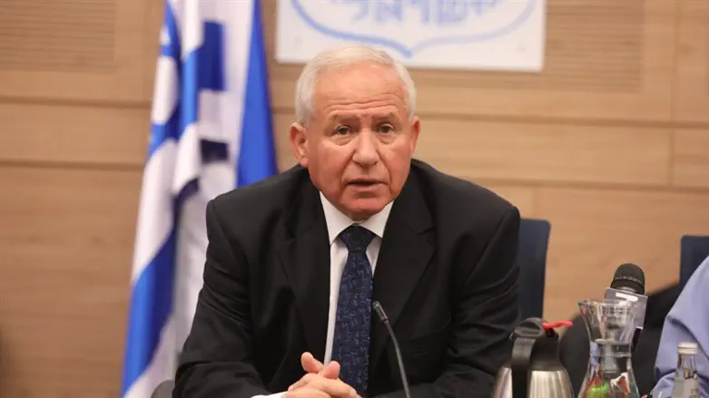 Likud Minister Avi Dichter: Freeze judicial reforms for 1 month