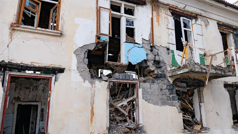 iStock Mayor of destroyed city: Putin worse than Hitler