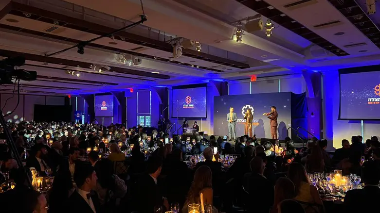 Galas don't build alliances