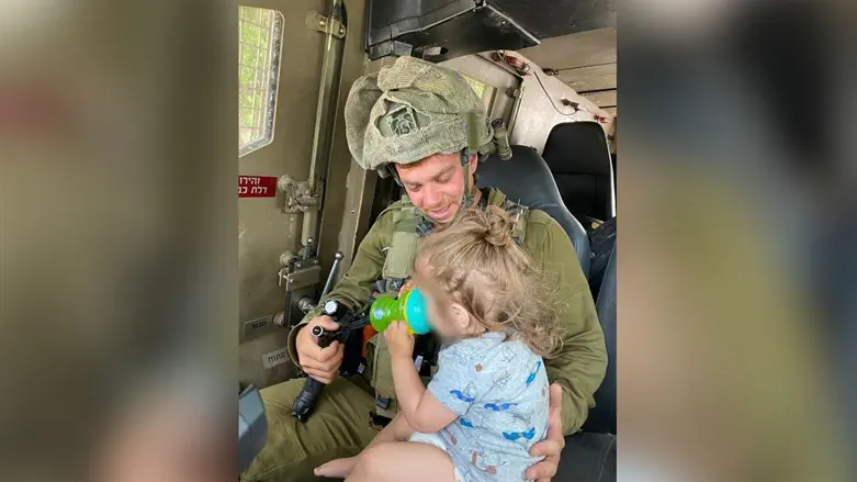 IDF Spokesman Vehicle with infant inside stolen from gas station