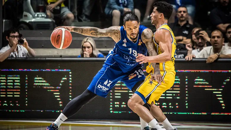 גביע המדינה בכדורסל: מכבי תדיח את הרצליה?