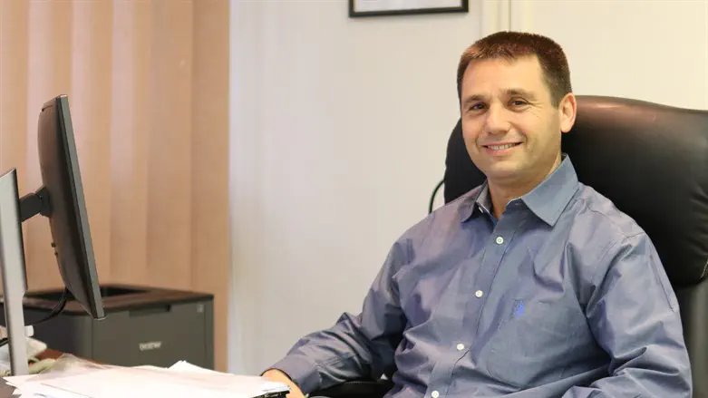 סרוגים משפיעים: נדב חן