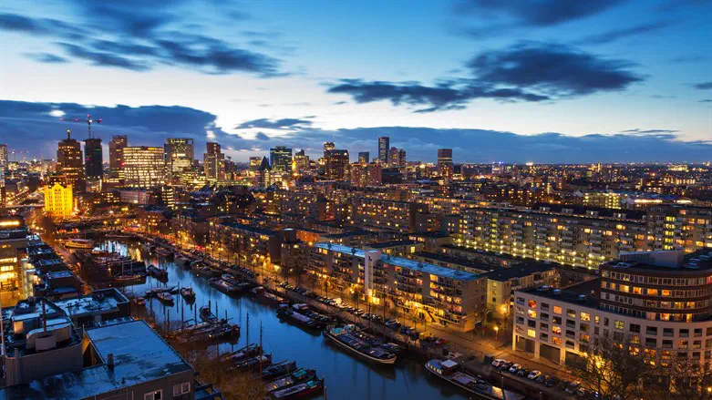 Suspected arson attack on Dutch synagogue