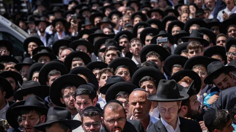 Iral Resty Watch: Rabbi Shalom Cohen is laid to rest | Israel National News