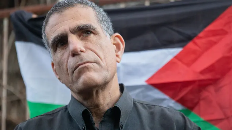 מוסי רז מבקש: אל תקראו לי כובש