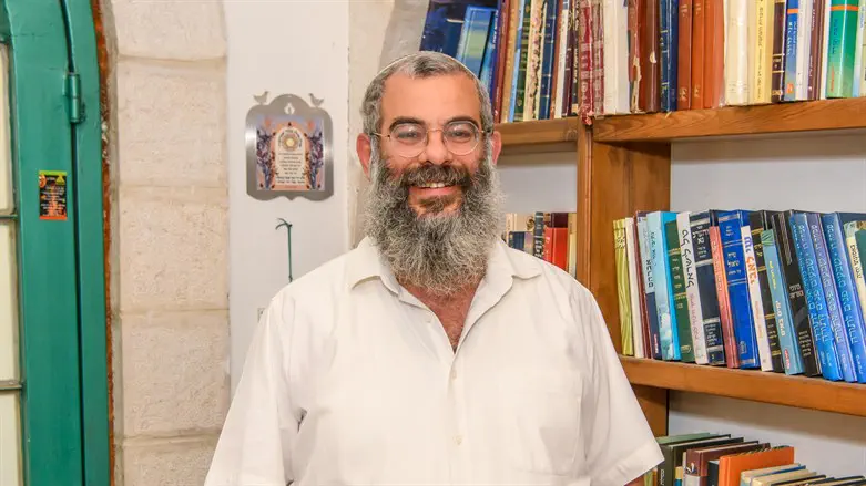 הרב מרדכי שטרנברג - הסיפורים שלא סופרו