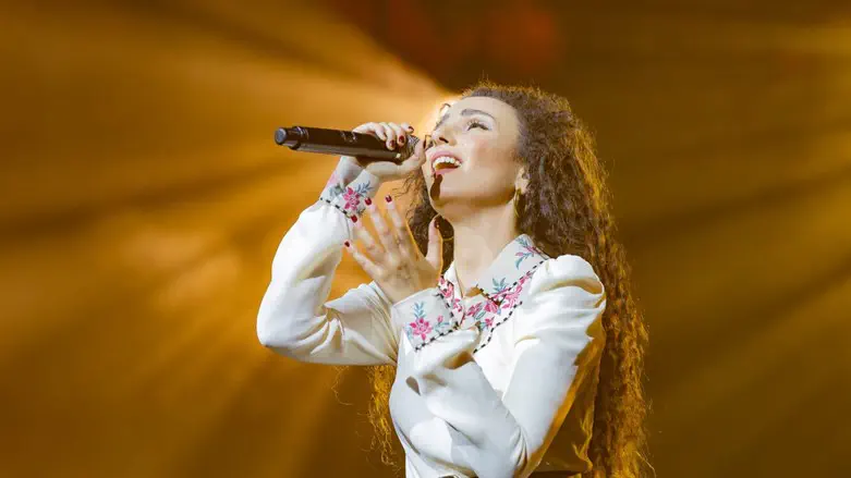 יובל דיין בביצוע מרגש ל"עת שערי רצון"