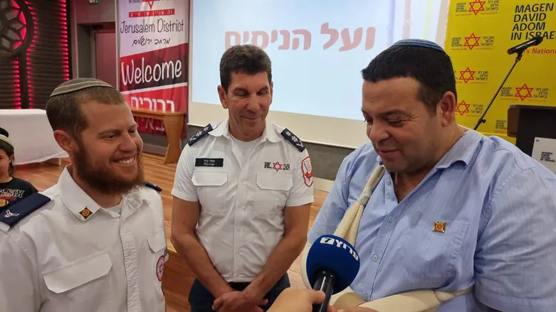 מודה על הניסים: עופר אוחנה זכה באות הוקרה