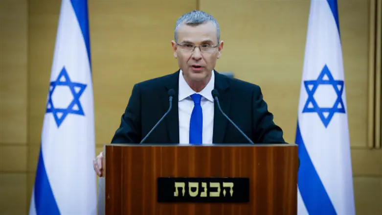 Minister Yariv Levin's neighbors throw eggs at protesters