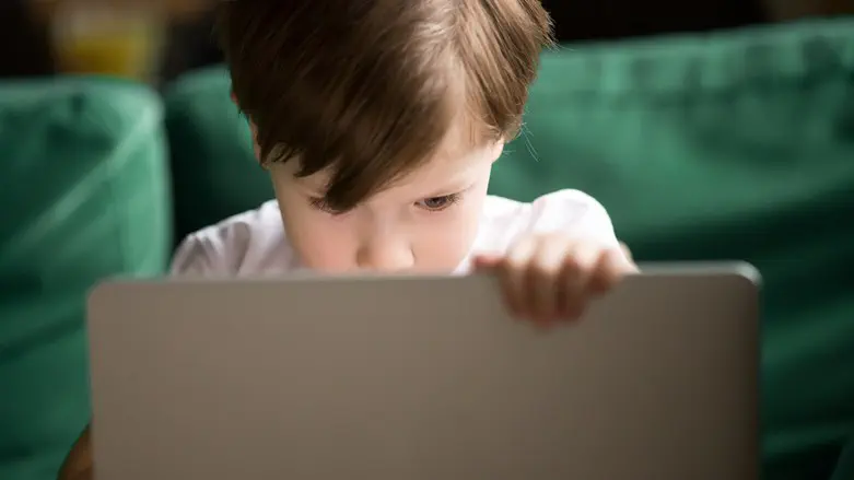 צילום: ISTOCK עוד פעם גולש יותר זמן ממה שתכננתי