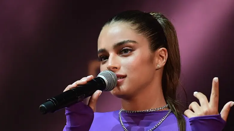 Правительство Польши восстало против Ноа Кирел