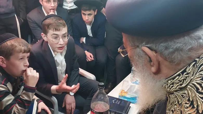 Courtesy Chief Rabbi of Jerusalem visits bereaved family