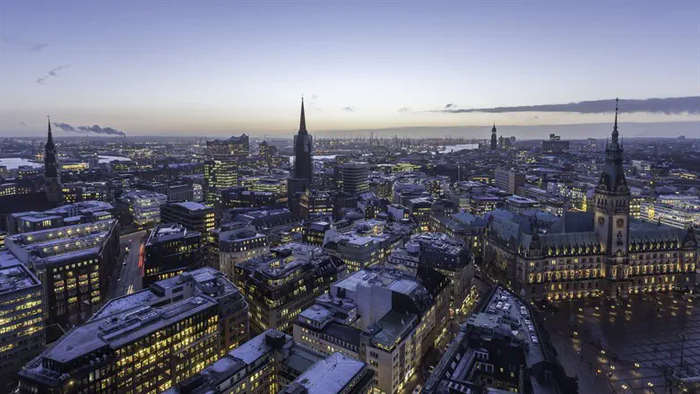 "יהודי" על תיבת הדואר של המשפחה היהודית