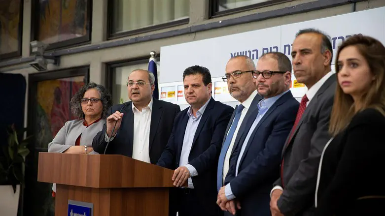 חד"ש מחריפה את המאבק