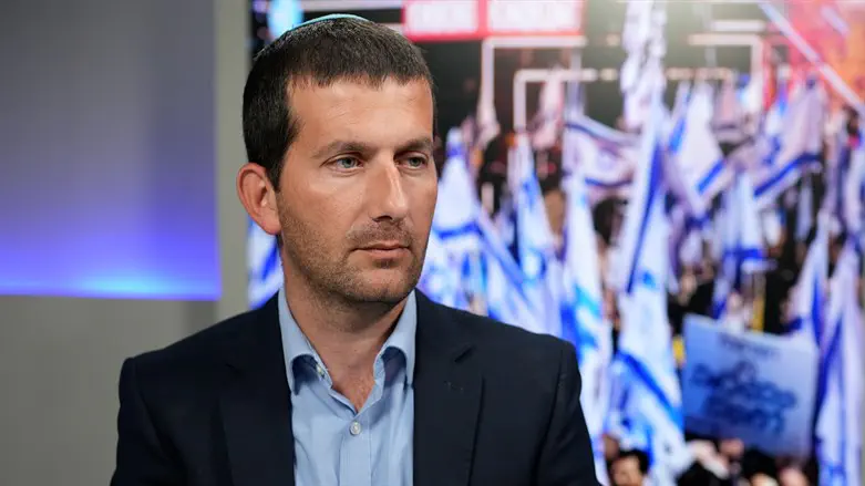 הקול קול הליכוד והידיים ידי מפד”ל